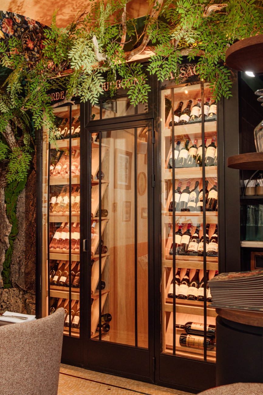 La cave à vins et ses casiers